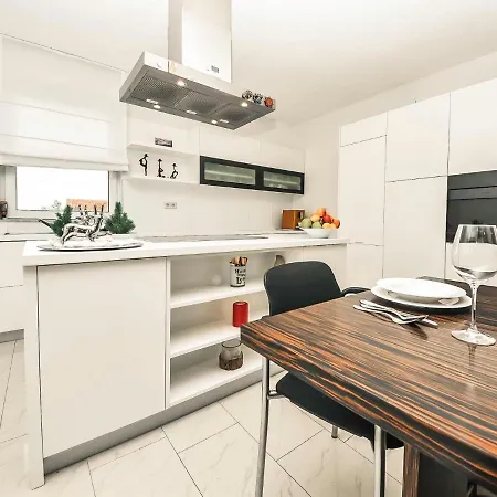 Ferienhaus Dalmacija By Interhome *