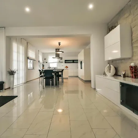 Dalmacija By Interhome Ferienhaus *