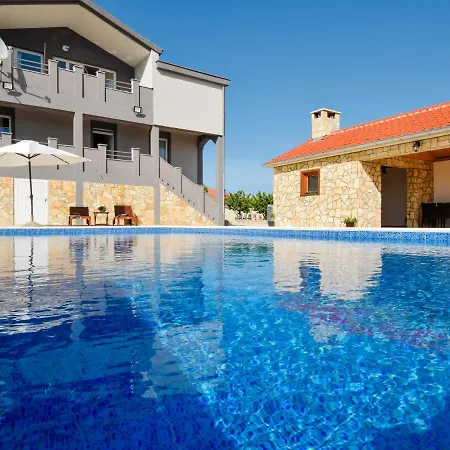 Nyaraló Dalmacija By Interhome Suhovare